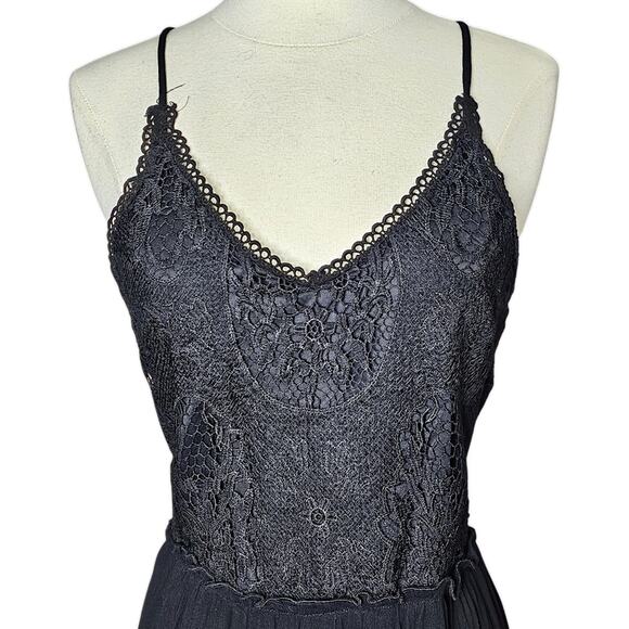 Annabelle Strappy Back Lace Dress in Black Size Large NWT - Picture 14 of 16